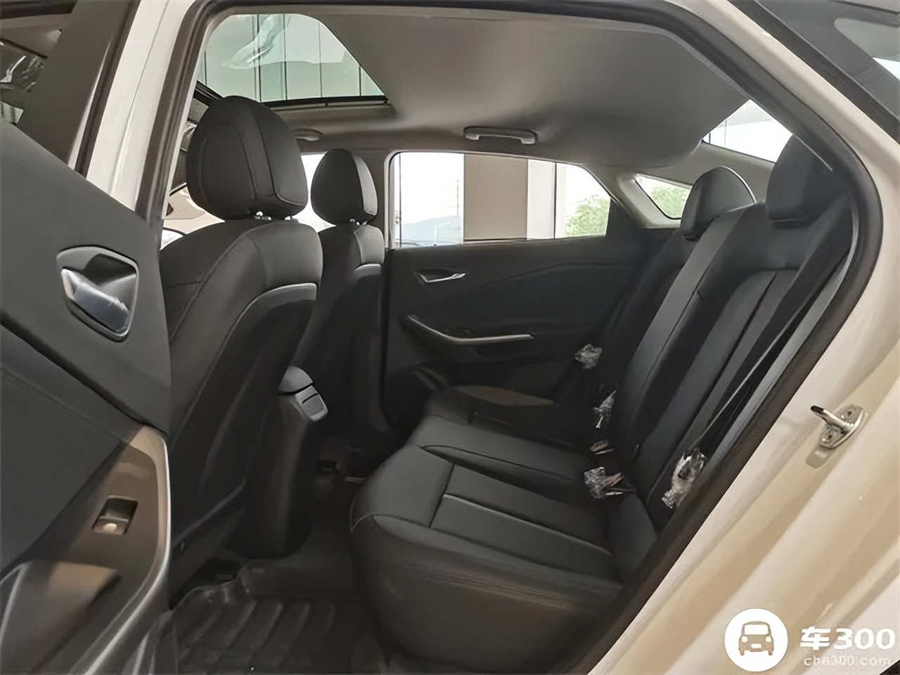 车300：入门就有190匹，月销量从2万跌至7辆，思域终结者不行了？