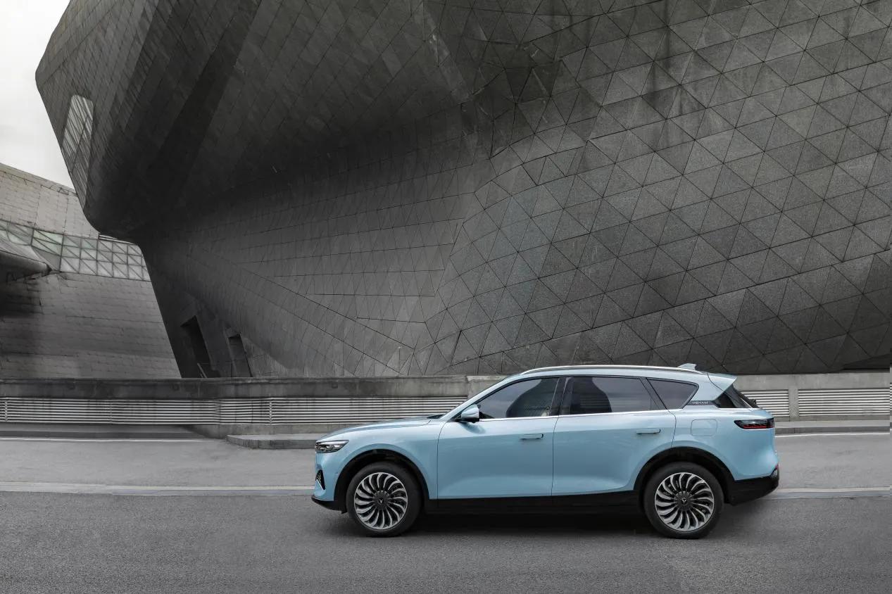 岚图新款free是纯电还是混动汽车,东风岚图free智能电动suv