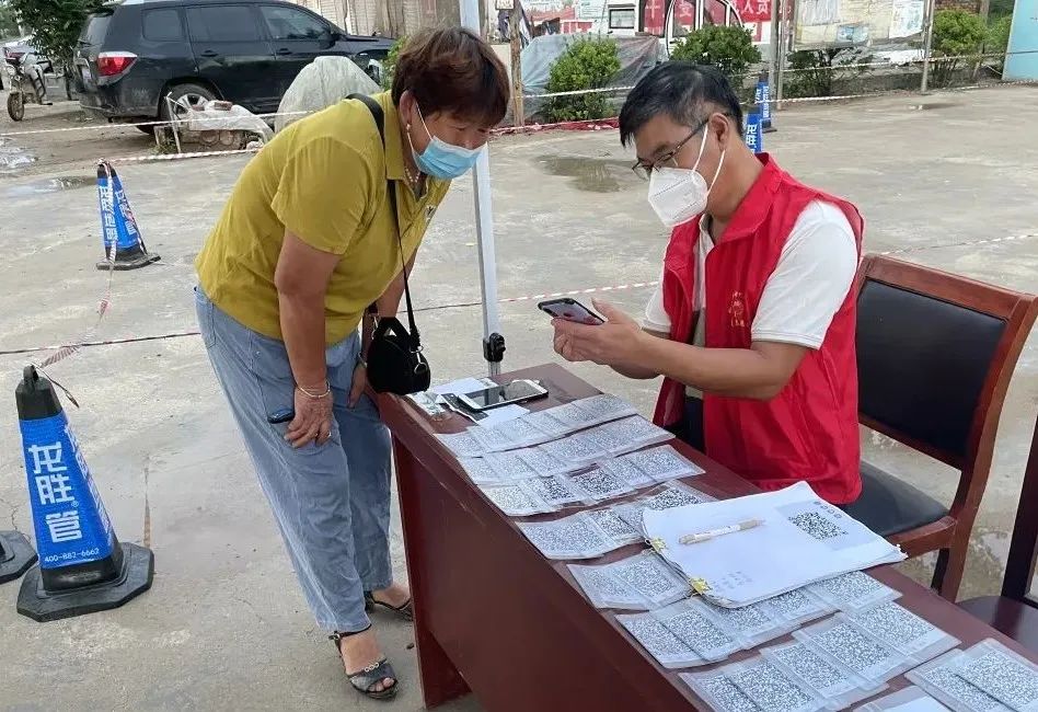 勇担使命映初心战“疫”一线*党**旗红—曹县各级*党**组织和广大*党**员积极参与疫情防控工作综述