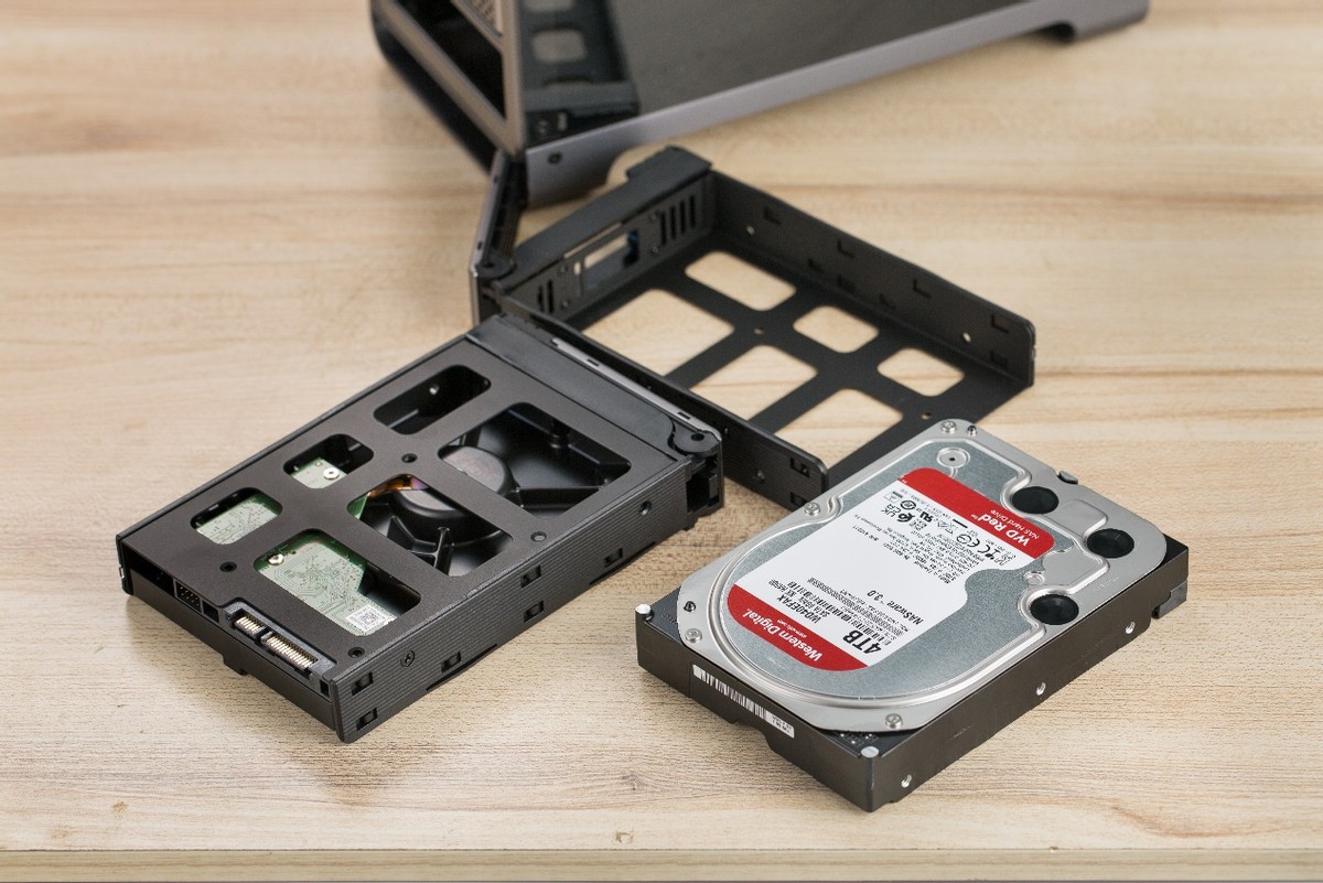 给自己的重要数据安一个好家，Yotamaster磁盘阵列柜评测