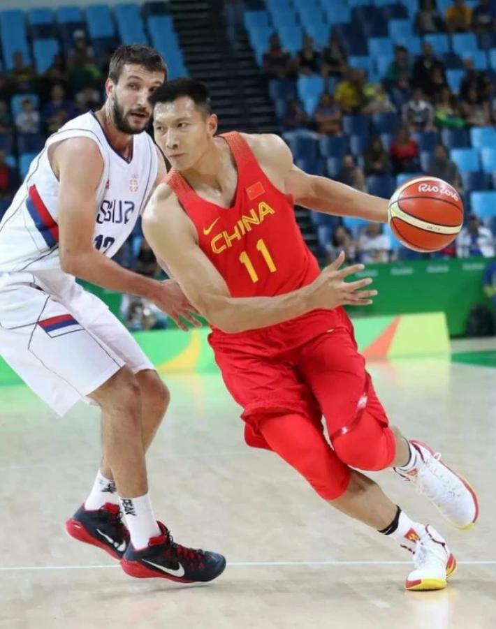 易建联为何娶荆灵,易建联妻子荆灵简历