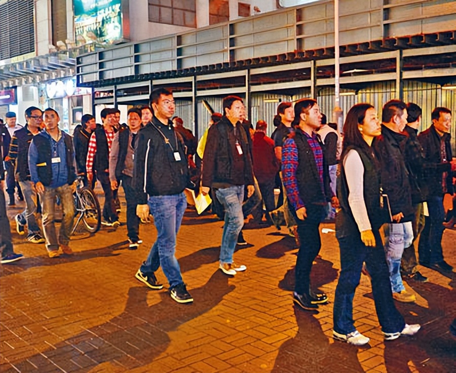 为什么香港有那么多黑帮？1997年香港回归，黑帮到底去哪了？