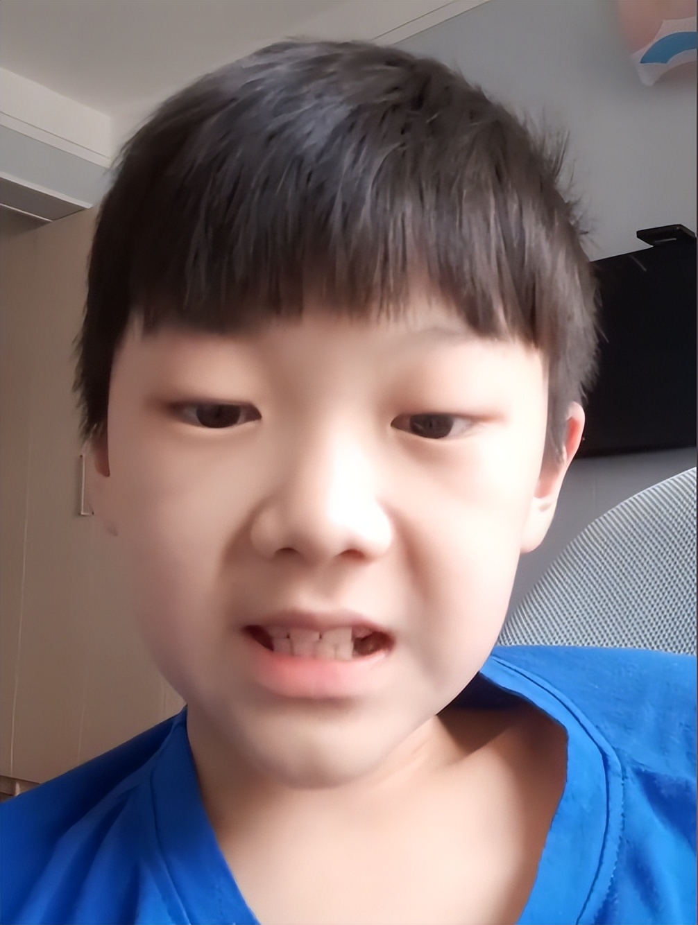 河南女孩爱上大17岁海归大叔，婆婆放话：生1个孩子奖励1套别墅