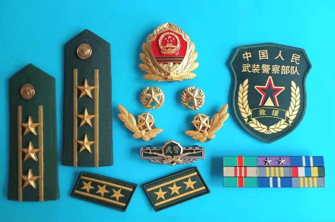 毛启国收藏帽徽图片,中国陆军狼牙特种部队肩章图片