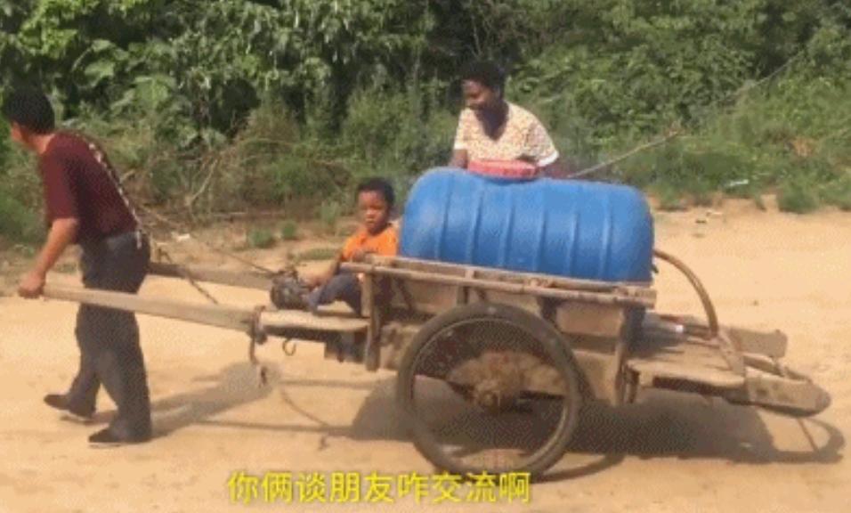 15年非洲女孩嫁40岁河南农民，婚后洗衣做饭下地干活，被评好媳妇