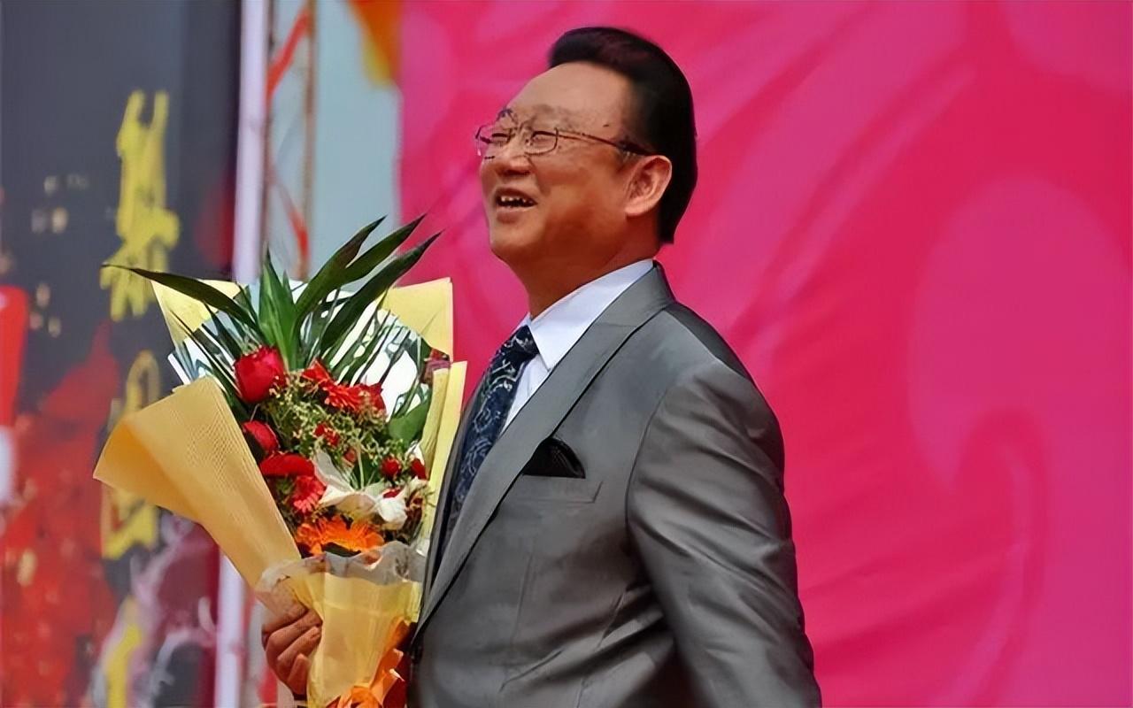 赚着中国人的钱移居国外的明星,十位出国定居明星