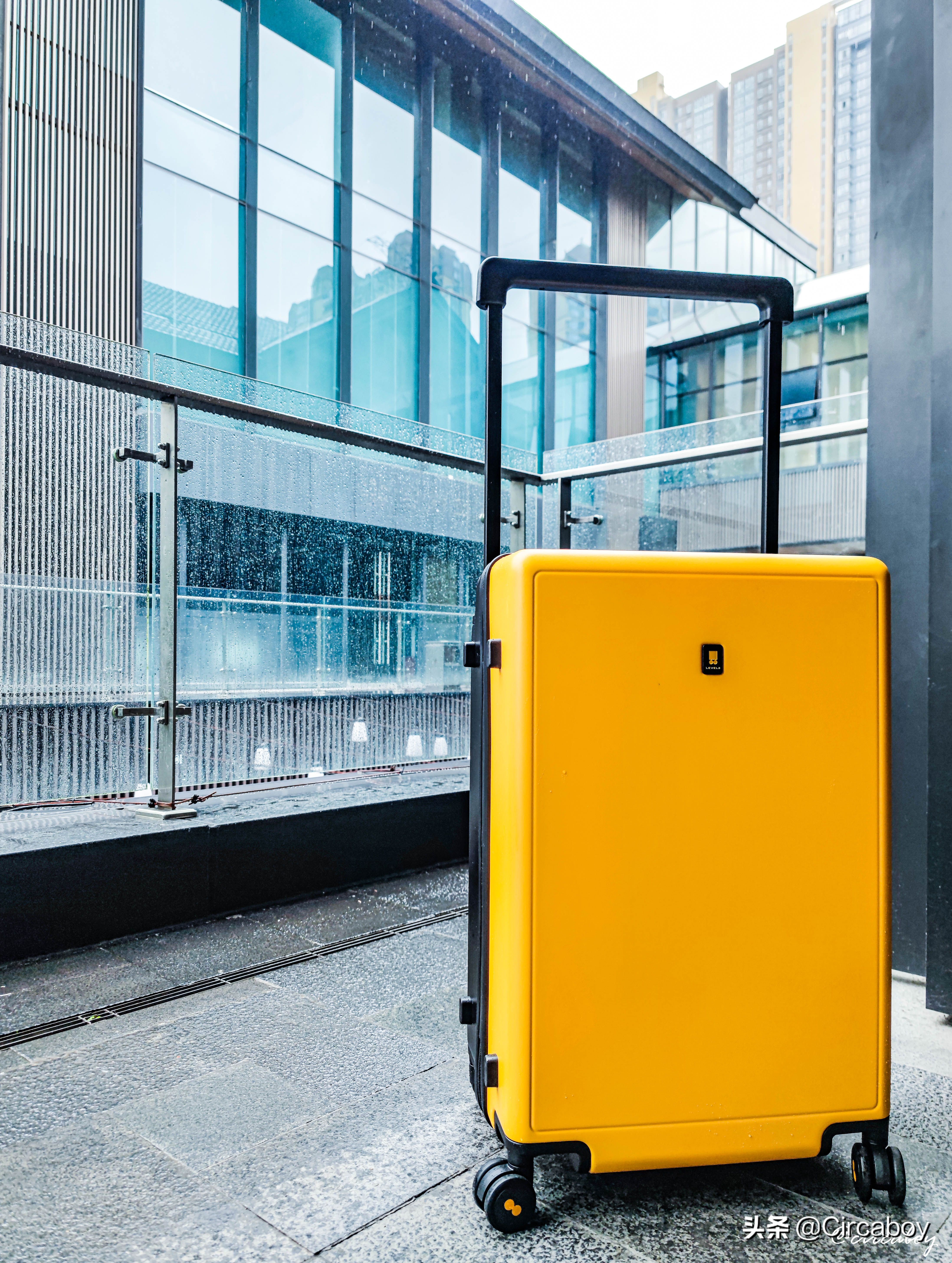 又美又能装，外出旅行必备好物——地平线8号大旅行家行李箱