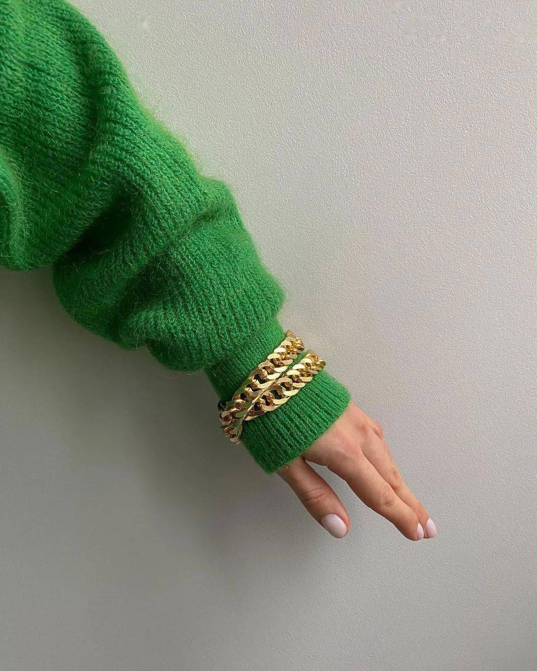 冬天活力穿搭运动风,充满活力的早春穿搭从色彩开始