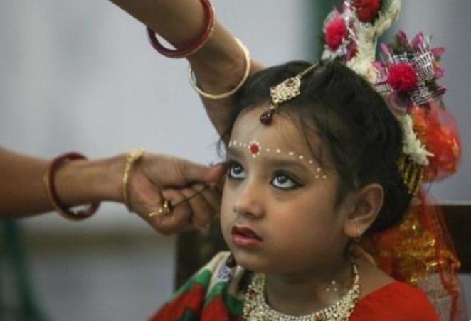 揭秘印度“圣女”真实生活：十几岁就沦为高级僧妓，结局孤独终老