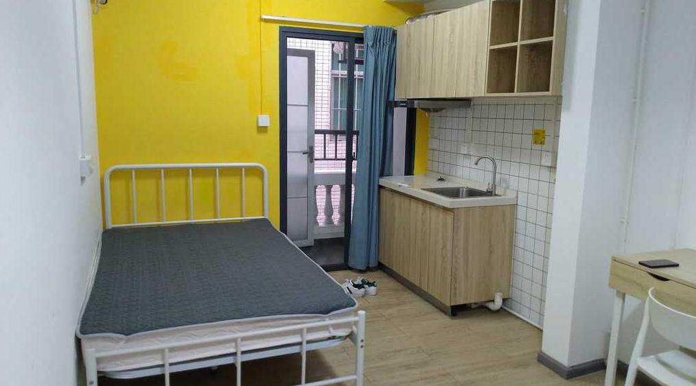 女子花1900元深圳租房香港上班,香港女孩租房1万元