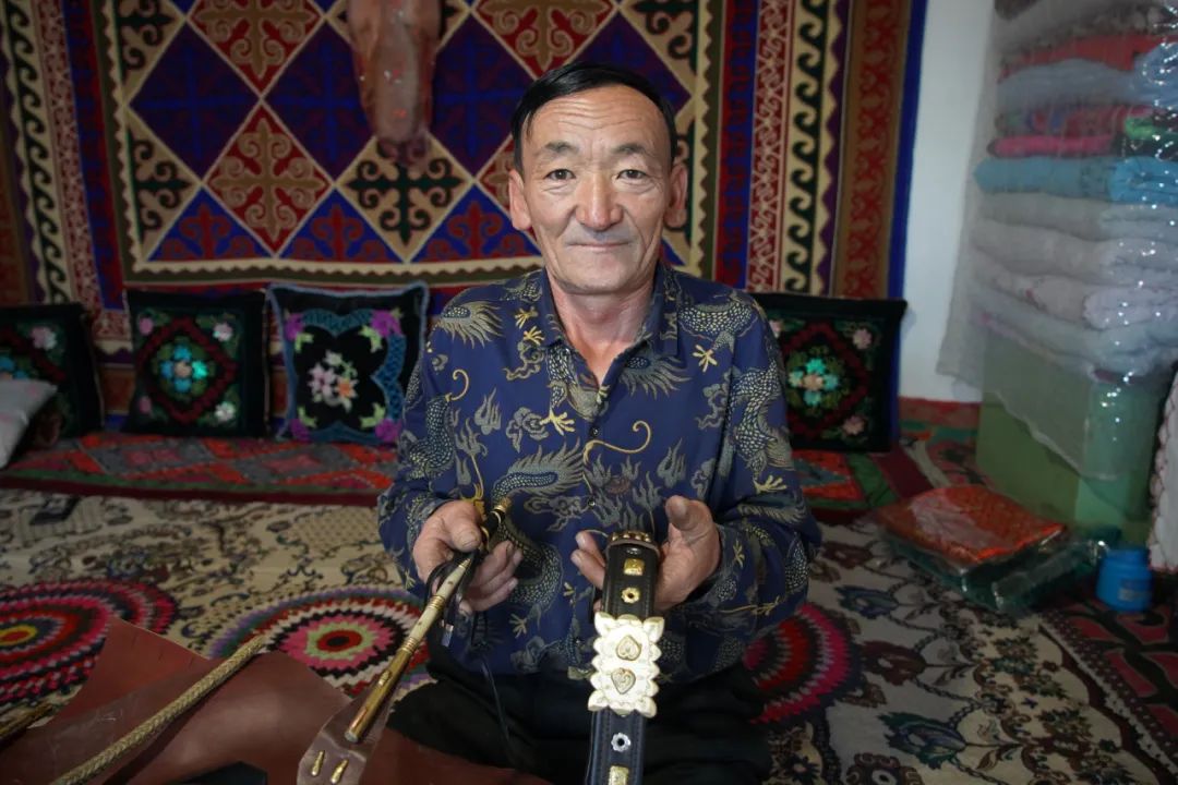 手工纯皮马鞭,农村手工制作鞭子