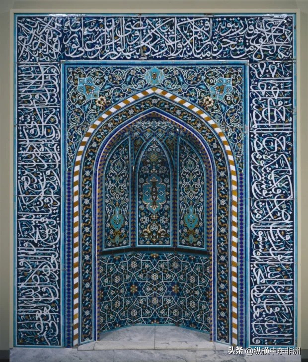 麦加天房黑石是陨石吗,麦加天房里的陨石特写