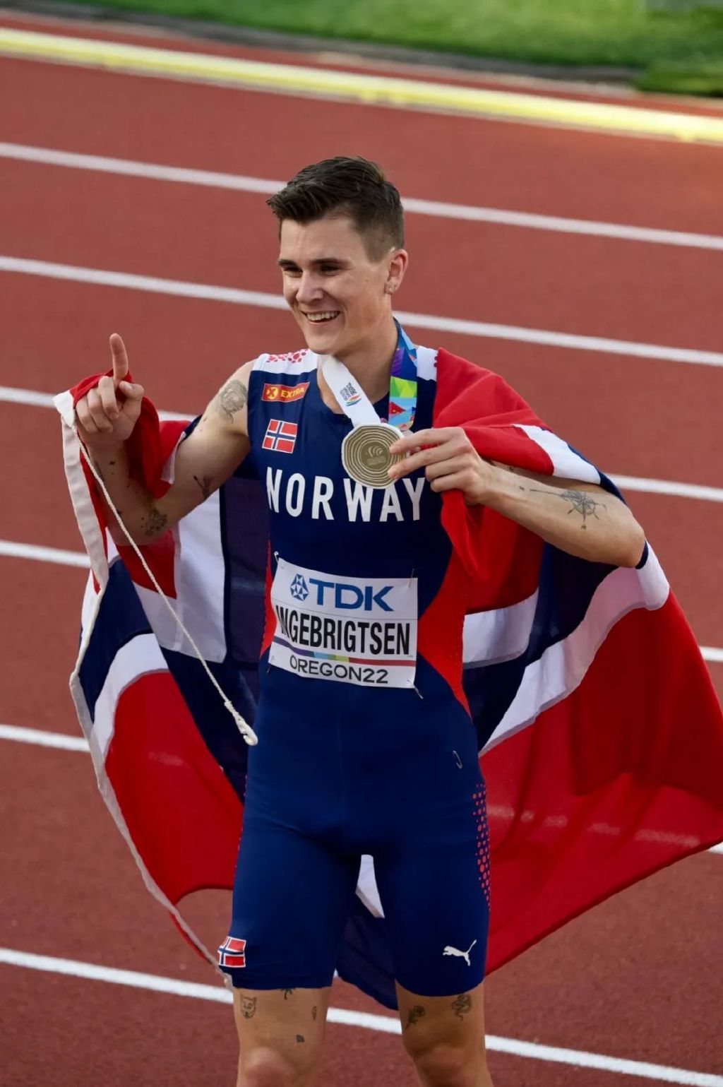 天才才能改变世界,天才男孩变成疯子隐身改变了一切