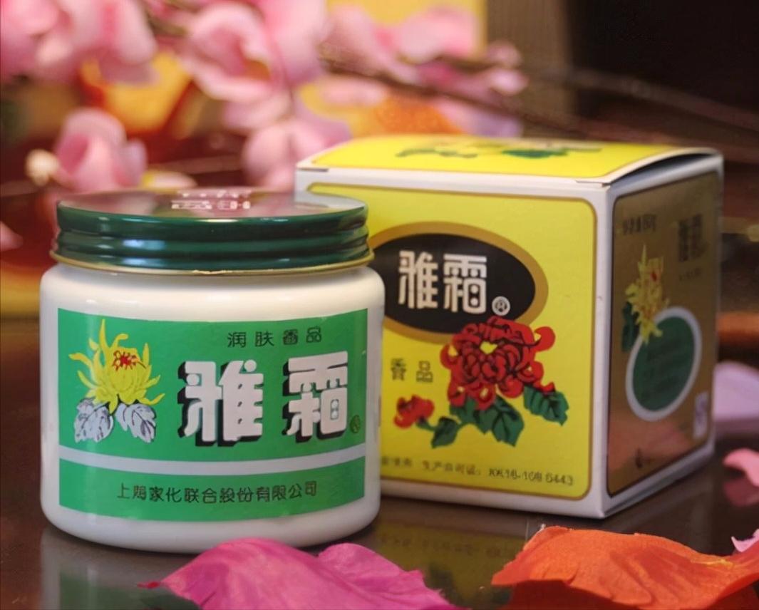 第一炉香张爱玲电影,第一炉香张爱玲经典作品