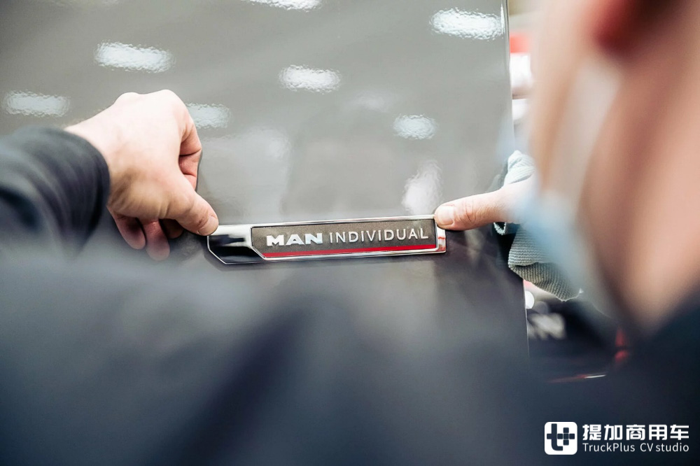 德国曼恩重卡改装,德国曼恩牵引车改房车