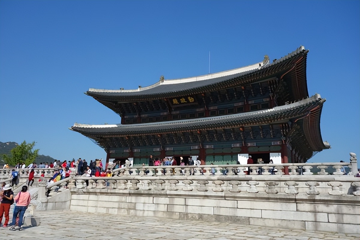 首尔景福宫游记,韩国景福宫和青瓦台在一起吗