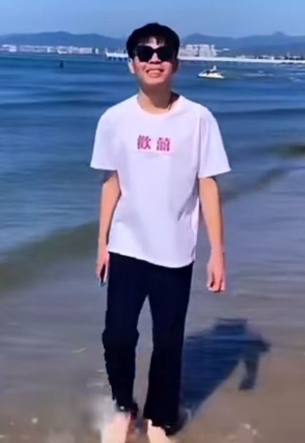 2022年离世的65位名人,有人患癌症,有人意外而亡,有人死于自杀