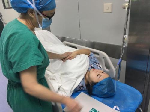 正经提醒：进行这5项手术时，或需要“全裸出镜”，不要太害羞