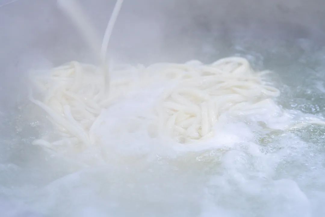 七中刀削面和二板哪家正宗,二板刀削面大同