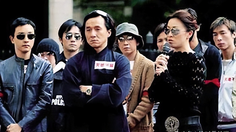 刘嘉玲遭绑架，王志文险被封杀，2000年的娱乐圈一瓜接一瓜！