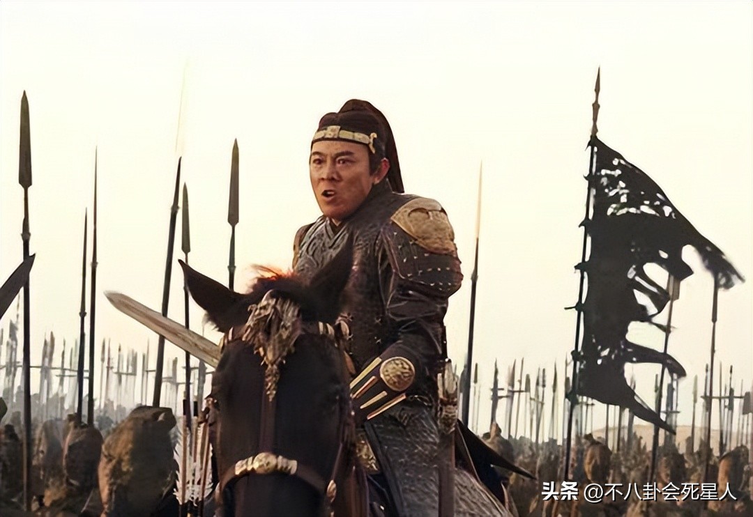 成龙公认的功夫巨星,成龙大名鼎鼎的功夫巨星