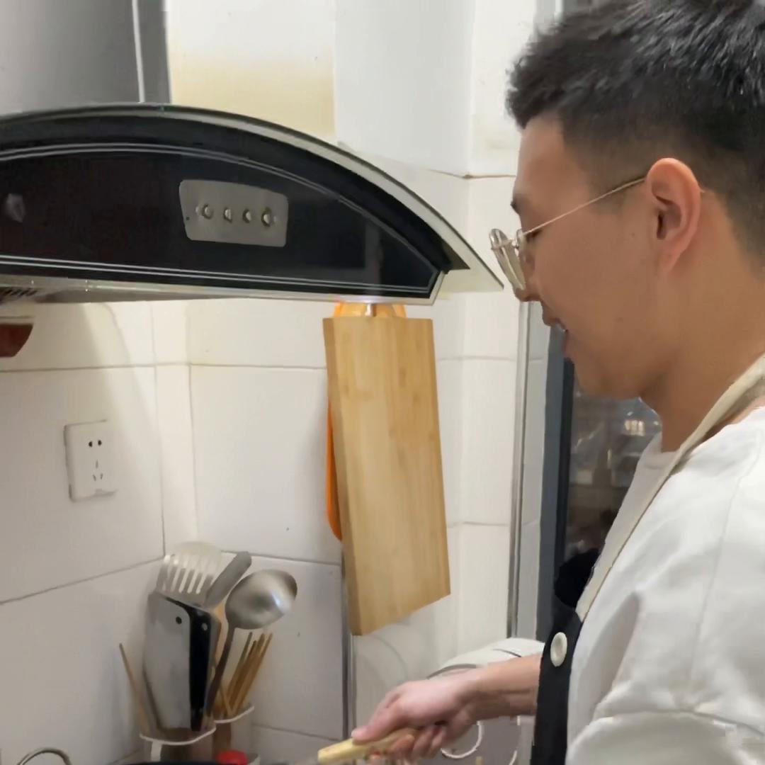 95后在武汉租房的生活,95后小夫妻晚餐