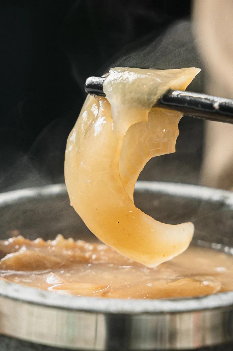 “搞什么，这大排档开到9点，老板就叫我走？”