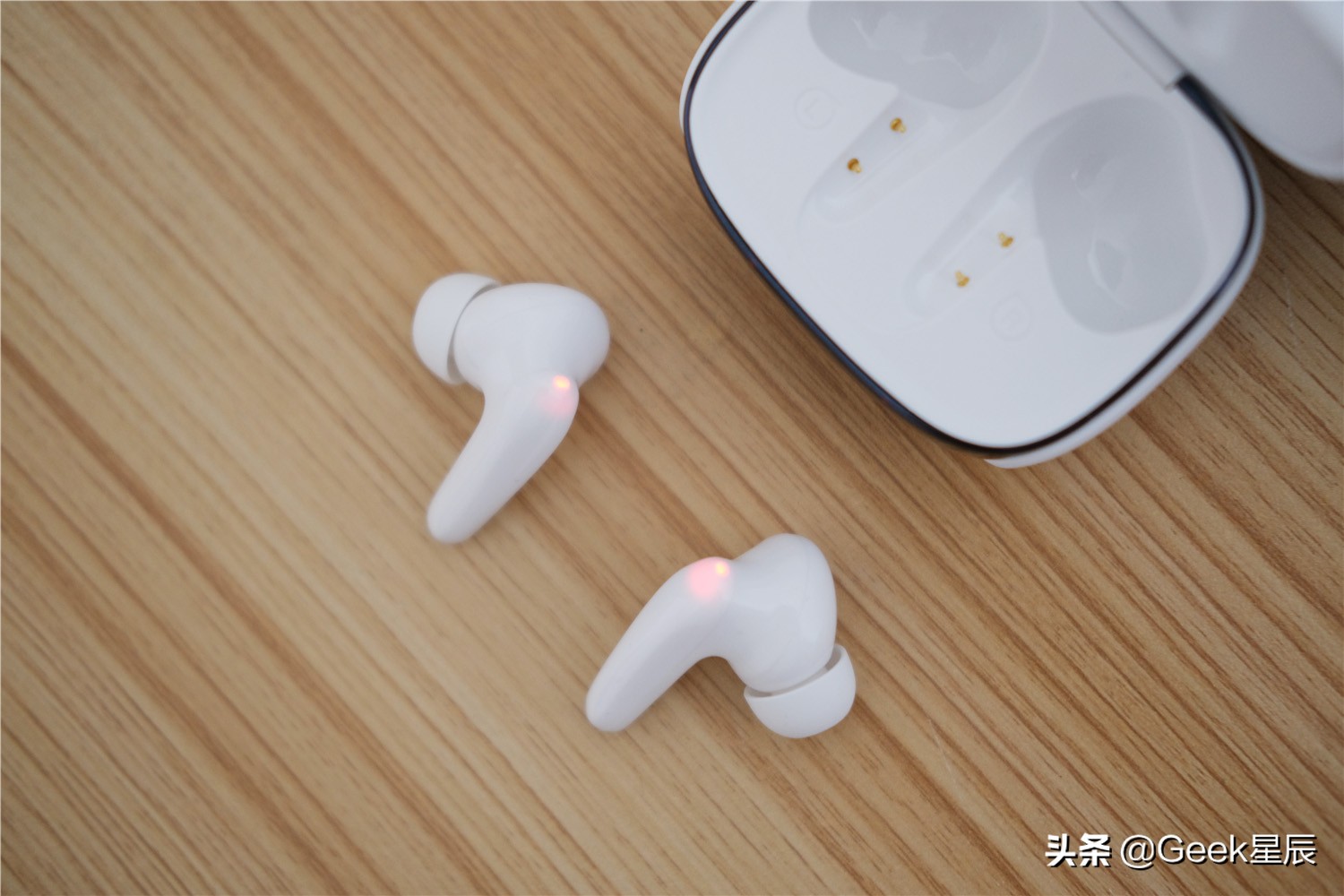 左点入耳助听器,左点听力助听器