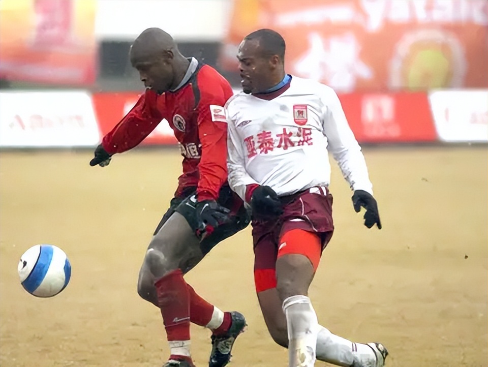 国足大胜长春亚泰,亚泰热身赛引援