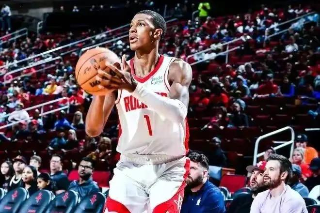 最强nba詹姆斯天选之子突破,天选之子詹姆斯的四个冠军