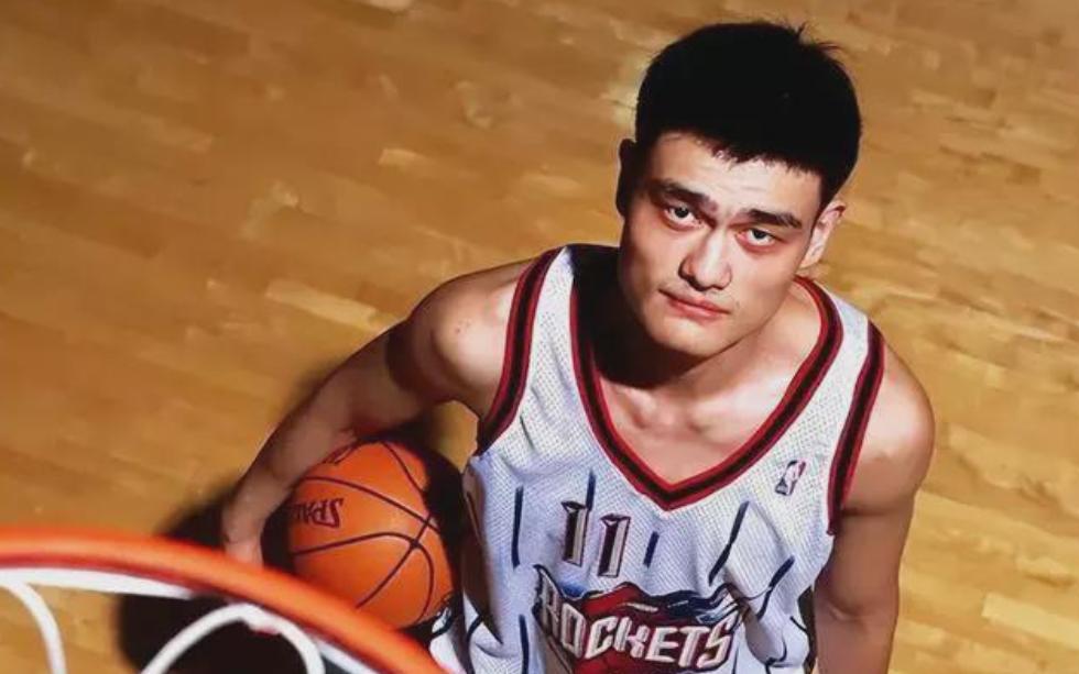 李亚诺中国断骨增高第一人,当年花16万断腿增高