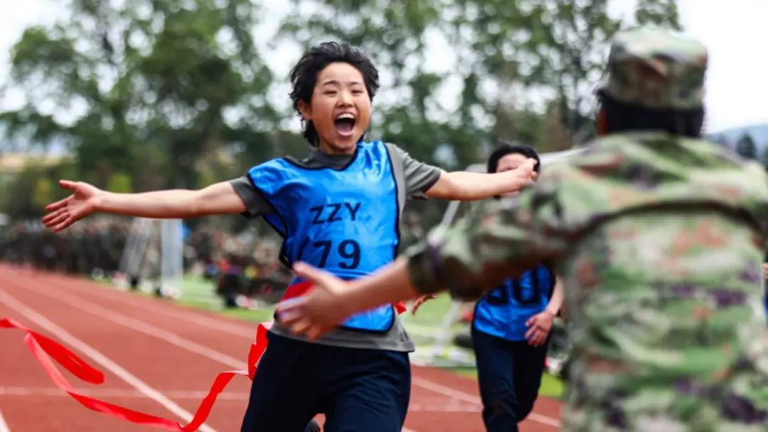 姝﹁瓒婇噹璐熼噸闀胯窇,姝﹁瓒婇噹杩愬姩