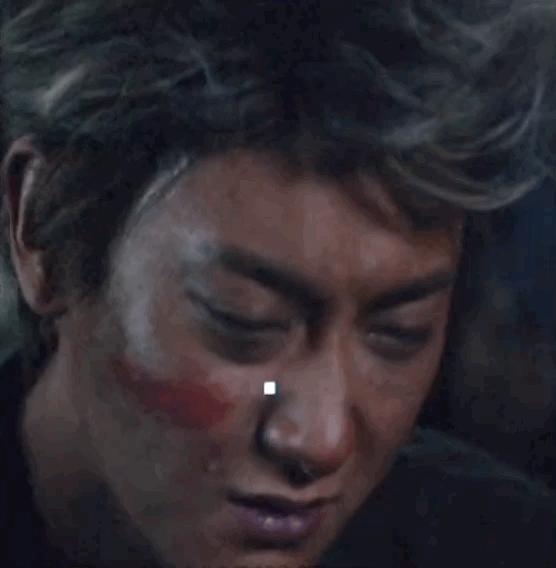 黄子韬变秃头爱豆,还撞脸裘千尺?假发果然是个好东西