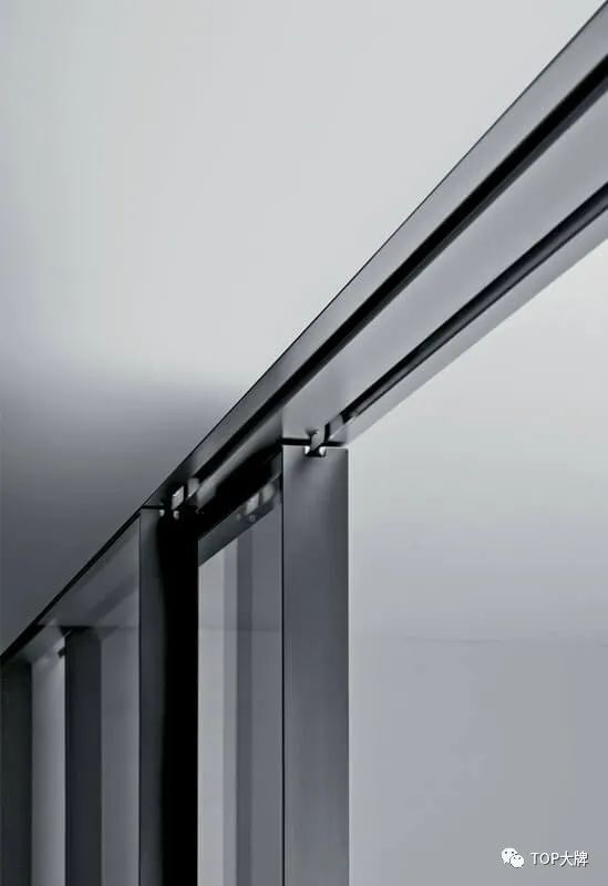 意大利轻奢顶级卧室门,意式轻奢风格隐形门