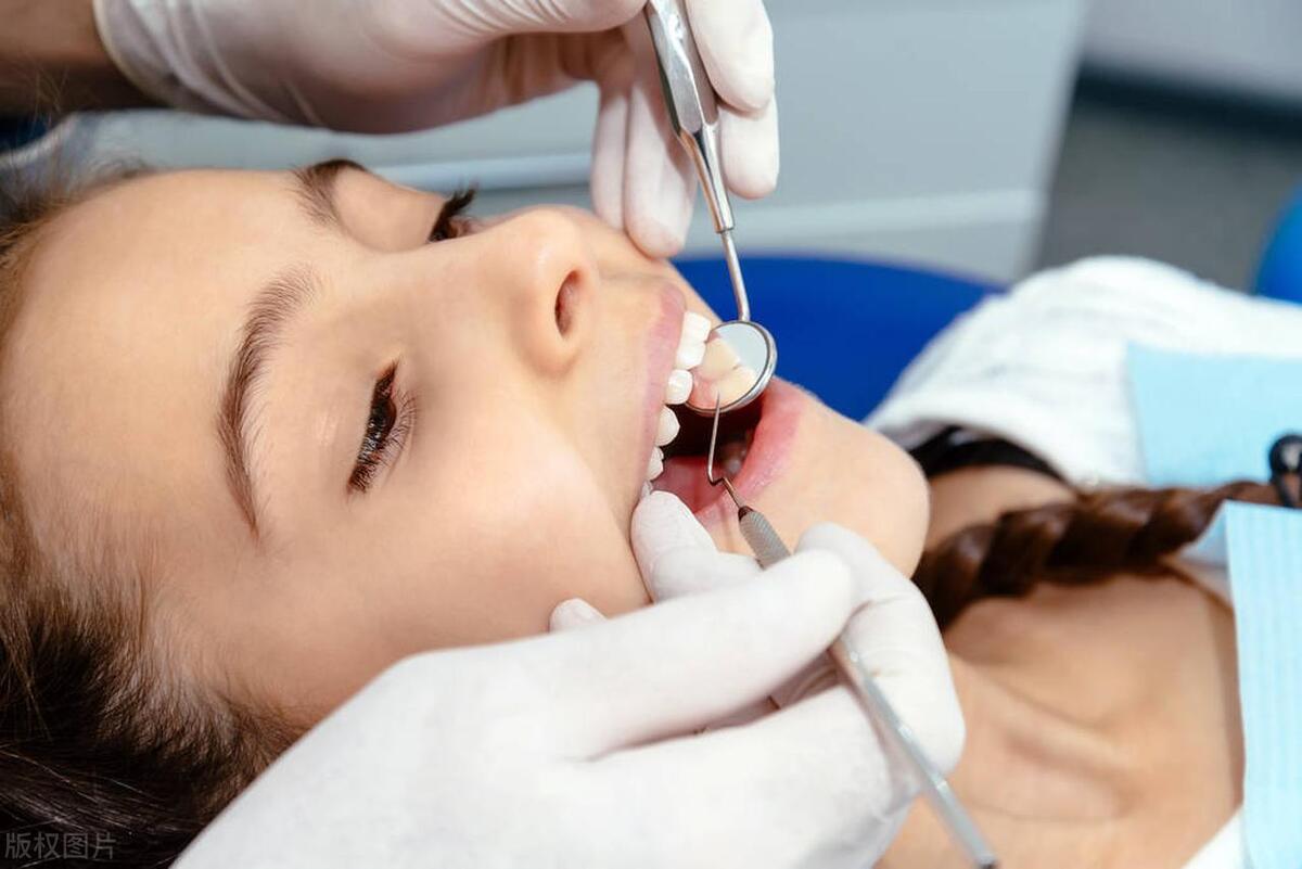 为什么有些人洗牙后牙齿会酸,为什么有些人洗牙会把牙齿洗松