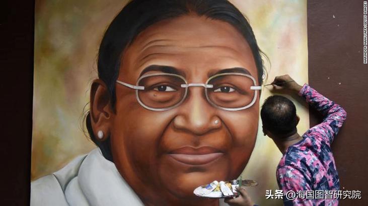 印度新任总统简历,印度新任总统莫尔穆图片