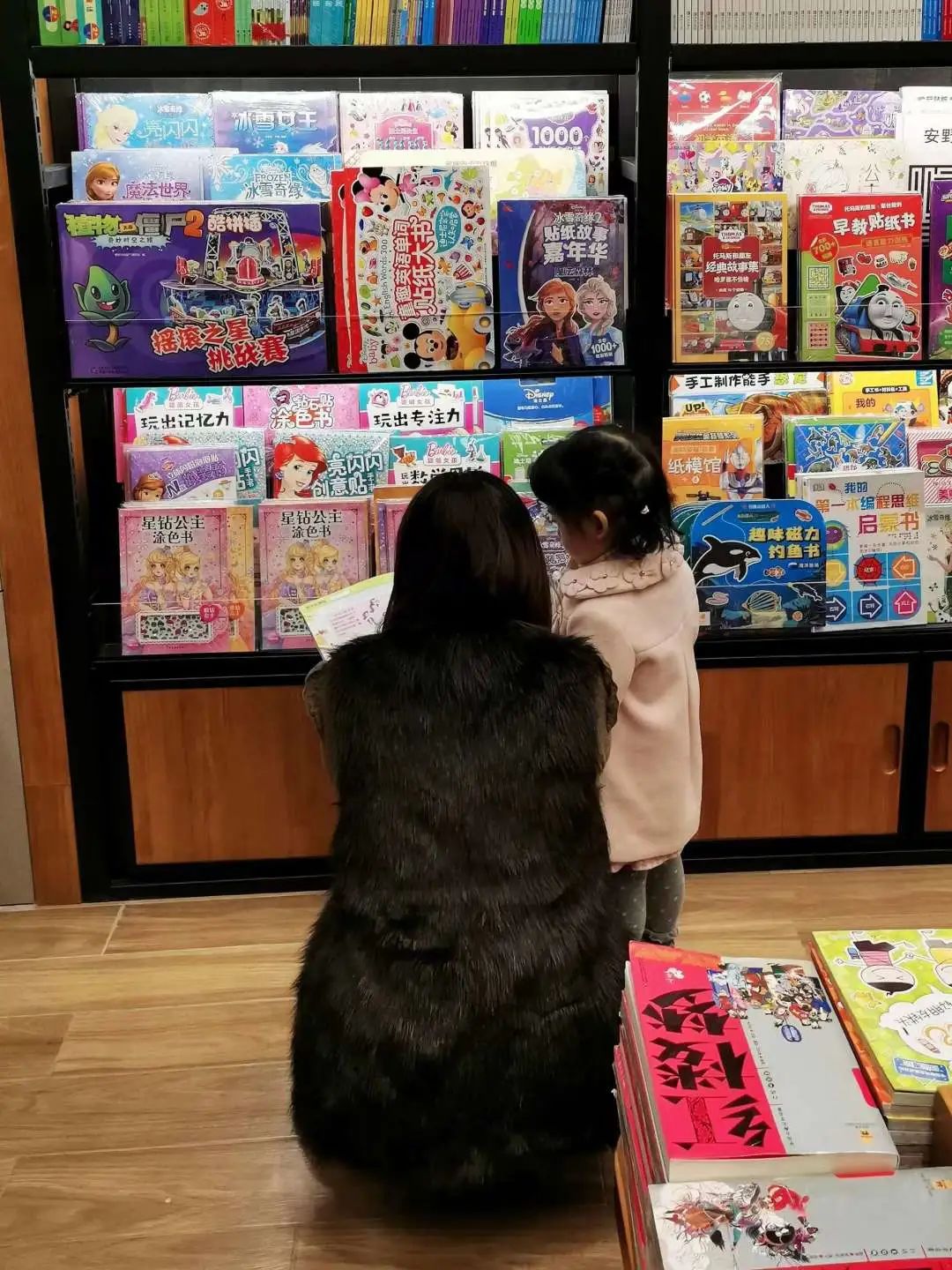 灏忓竷鎽勫奖鍥㈤槦,灏忓竷鎽勫奖