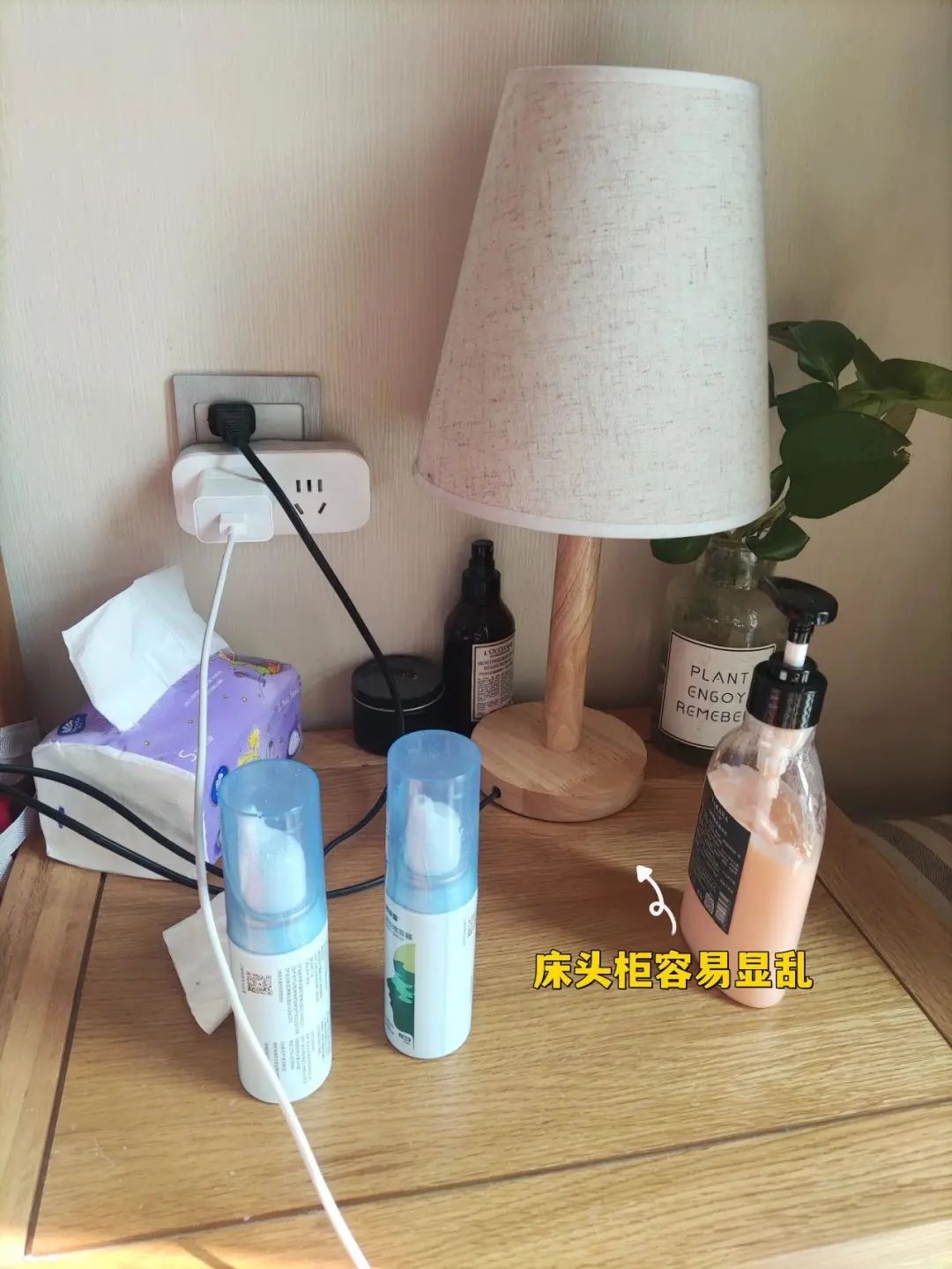 卧室只能放一个床头柜真的不好吗,卧室不放床头柜用什么代替风水