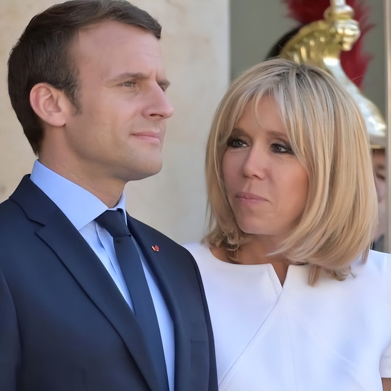 马克龙41岁照片,42岁马克龙和布丽吉特