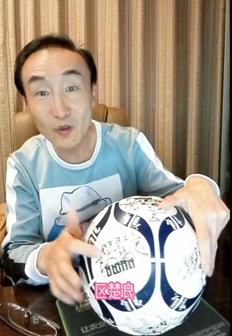 足球评论人董路回击冯巩,董路回应冯巩