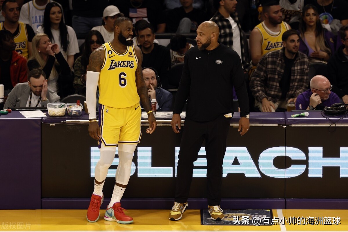 湖人vs独行侠炮轰裁判,唐斯谈湖人赢球