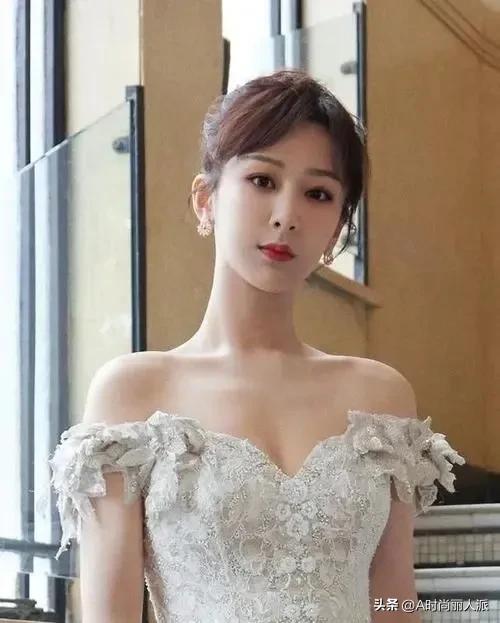 杨紫的惊艳写真照,杨紫牛仔短裤写真照片