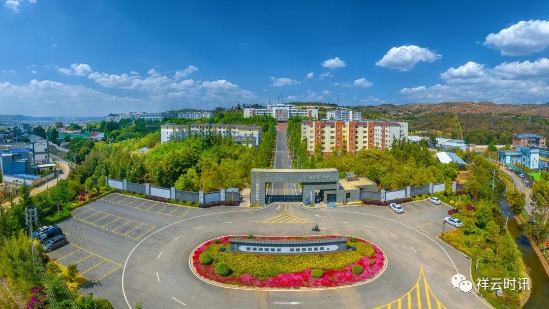 传承红色精神争做时代楷模,传承红色基因争做新时代标兵