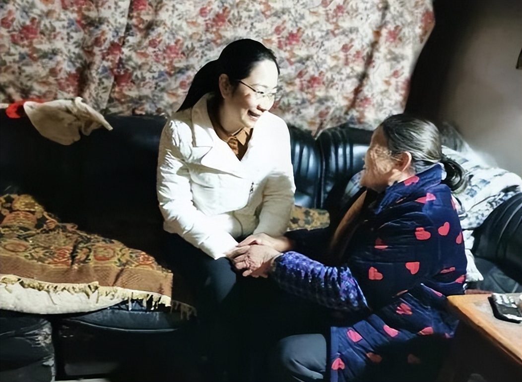 金东巾帼“靓”丹巴——记浙江援川干部,四川省三八红旗手,丹巴县委常委、副县长叶悠霞