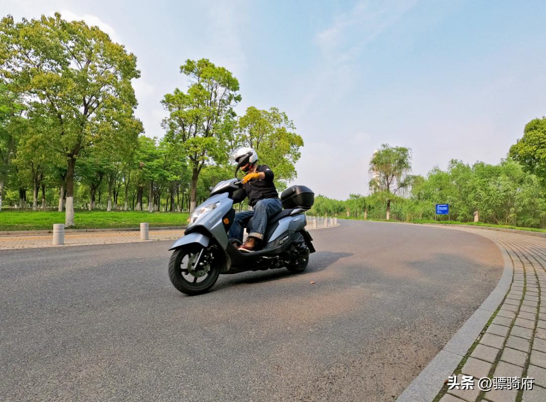 豪爵虎鲨vx125骑行体验,豪爵虎鲨vx125适合女孩子开吗