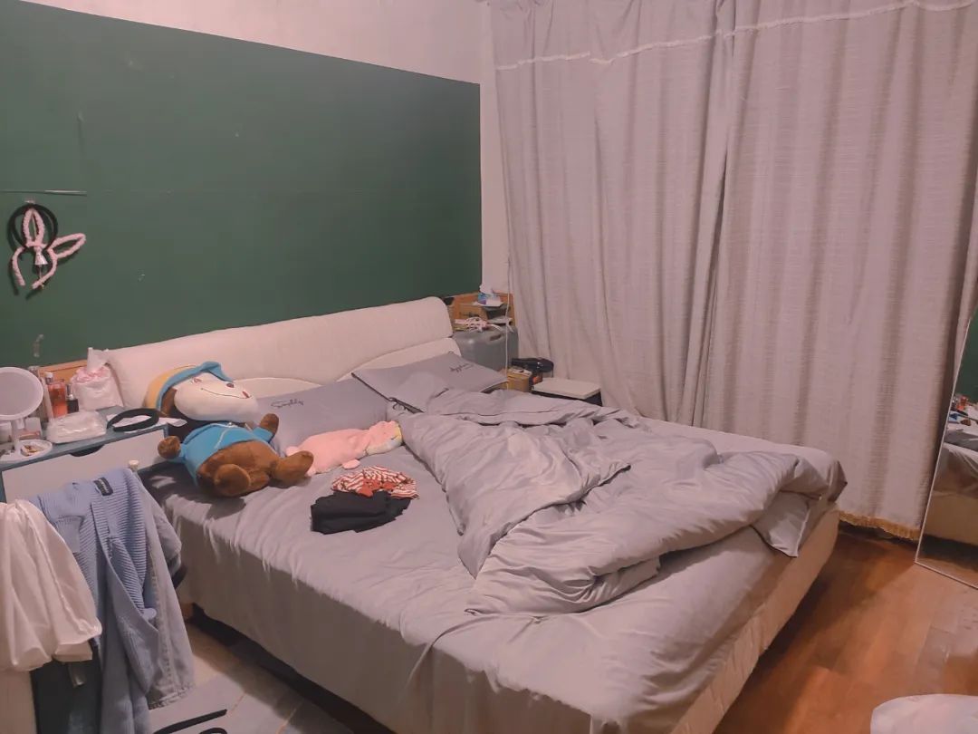 沉迷于自己美貌而不自拔,沉迷美色无法自拔不理朝政