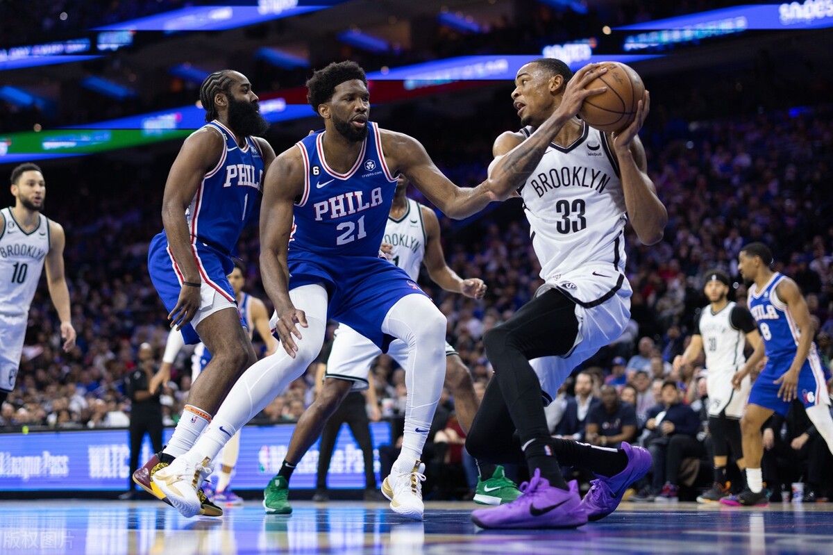 拉塞尔一打欧文就来劲,欧文单换拉塞尔