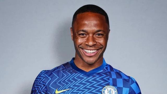 快乐男孩斯特林瓜迪奥拉,官方斯特林加盟切尔西