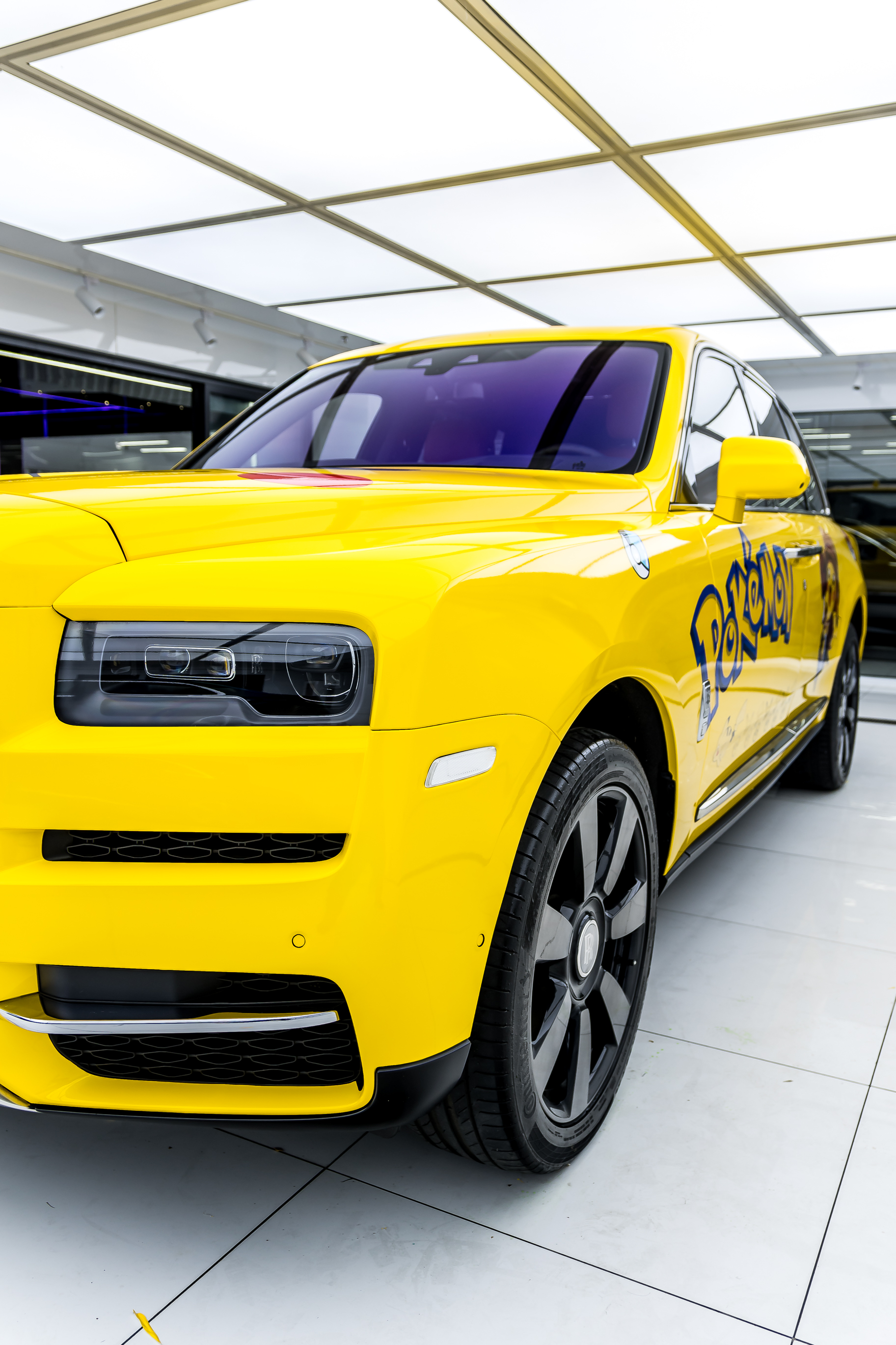 MAX车身改色膜丨西安汽车改色贴膜劳斯莱斯库里南换新定制涂装