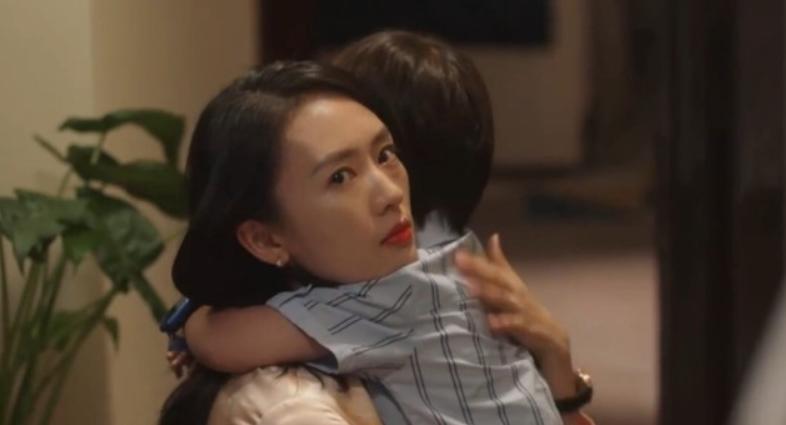 嫁人即翻身？从丑闻女主到逆袭视后，童谣身后的故事从没那么简单